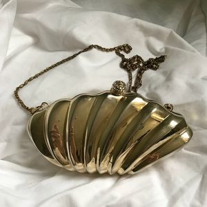 Gold Clamshell Clutch clasp and chain Vintage